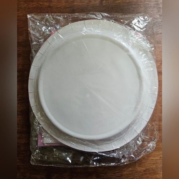 New in the bag Minnie Happy birthday decorations - Picture 3 of 3